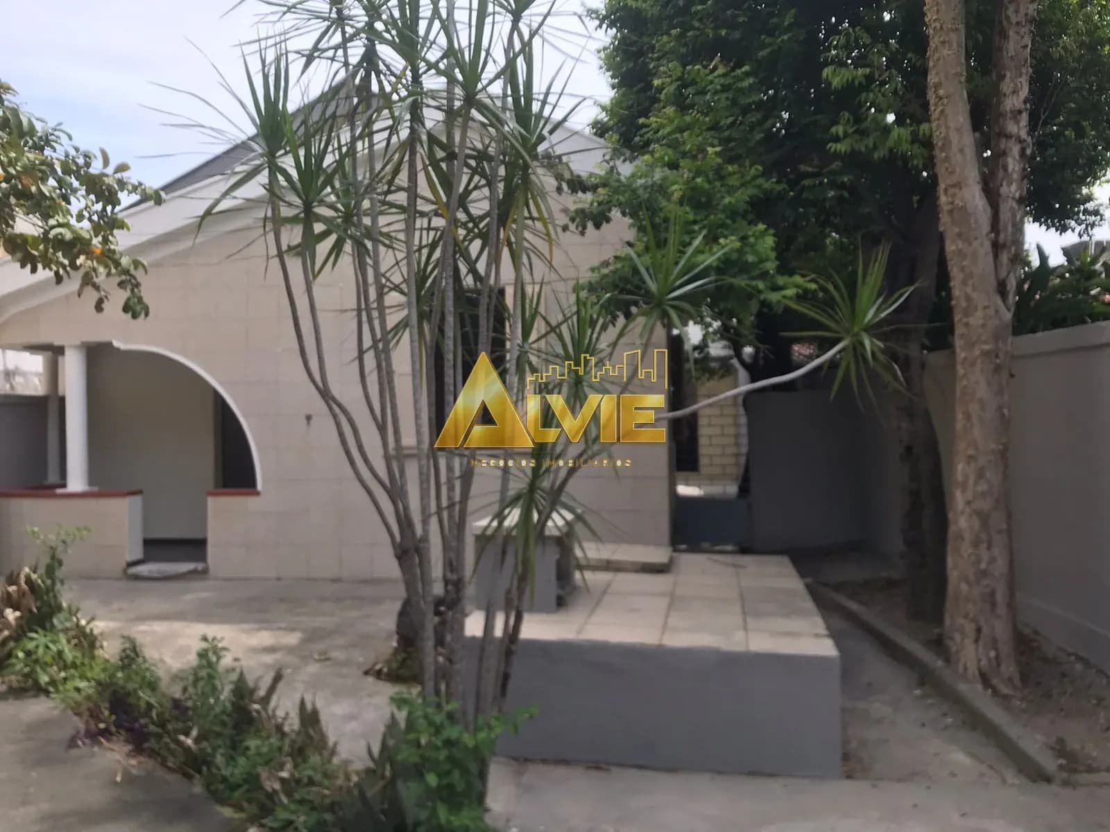 Alugo - Casa com 3 Quartos na Rua Evilásio Silva - Fonseca - Niterói