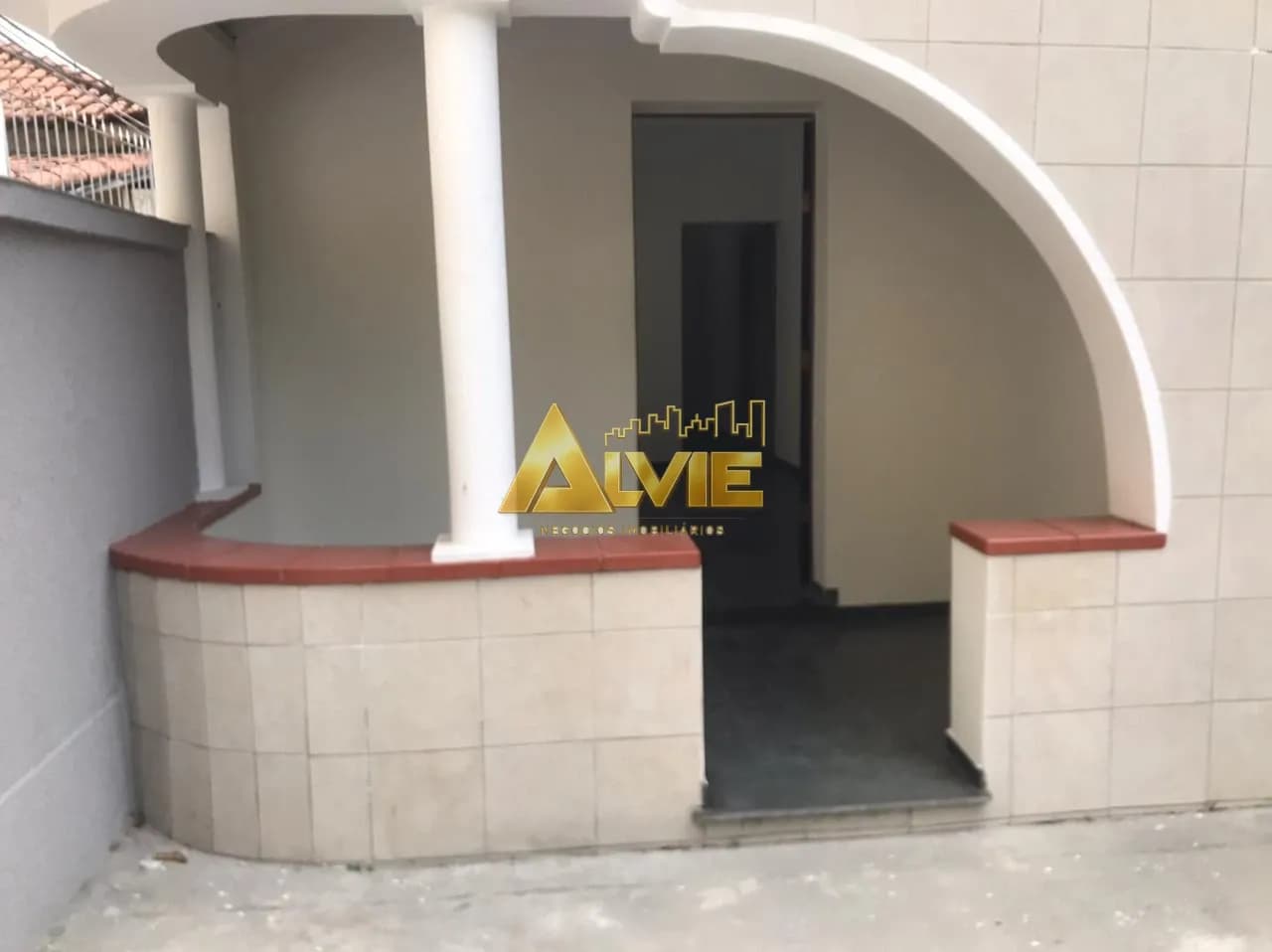 Alugo - Casa com 3 Quartos na Rua Evilásio Silva - Fonseca - Niterói